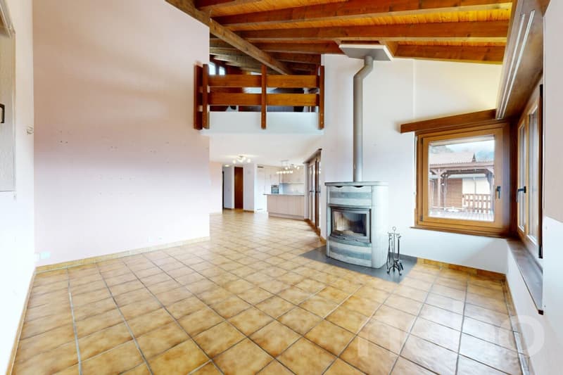 Maison spacieuse 8.5 + appartement 2.5 indépendant avec vue dégagé (5)