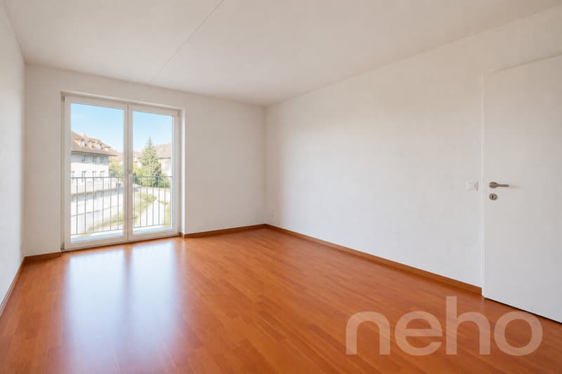 Stilvolle 3.5-Zimmer-Wohnung mit Balkon in MINERGIE-Überbauung (9)