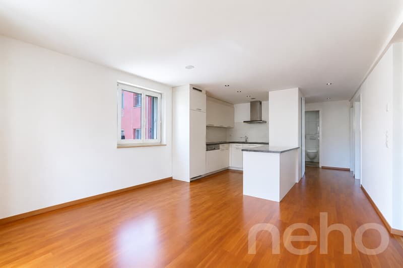 Stilvolle 3.5-Zimmer-Wohnung mit Balkon in MINERGIE-Überbauung (4)