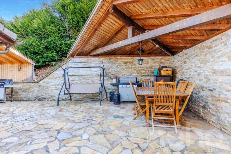 Chalet 8.5 + Studio mit separatem Eingang und freier Sicht in einer ruhigen Nachbarschaft (8)