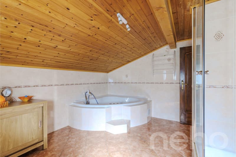 Chalet 8.5 + Studio mit separatem Eingang und freier Sicht in einer ruhigen Nachbarschaft (7)