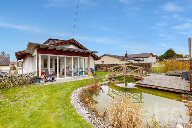 Einfamilienhaus mit grossem Garten, Wintergarten und Teich (2)