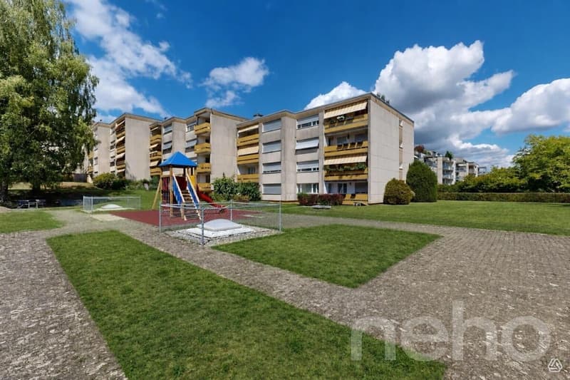 Top renovierte Wohnung in Familienquartier (1)