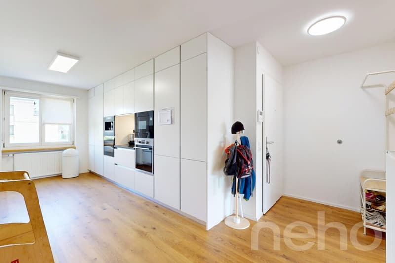 Top renovierte Wohnung in Familienquartier (3)
