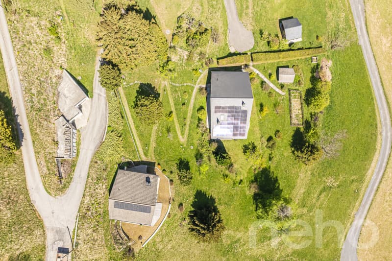 Exklusiv: Großes Chalet mit 2 Garagen auf einem 3255 m2 großen Grundstück (11)