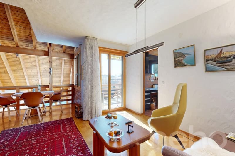 Charmantes 6 Zimmer Einfamilienhaus mit Pool, Sauna und Weitsicht (3)