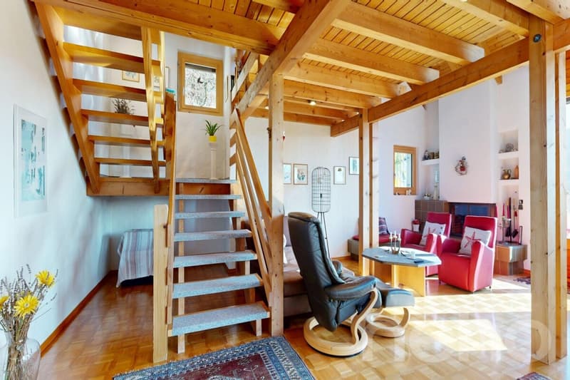 Charmantes 6 Zimmer Einfamilienhaus mit Pool, Sauna und Weitsicht (2)