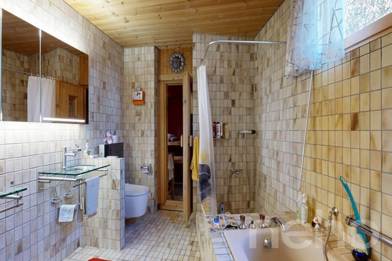 Charmantes 6 Zimmer Einfamilienhaus mit Pool, Sauna und Weitsicht (9)