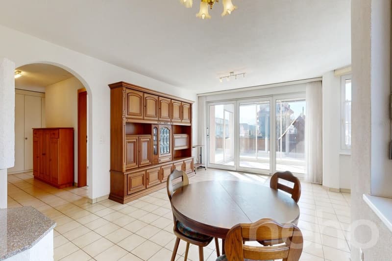 4.5-Zimmerwohnung mit Terrasse, Wintergarten & Garage (3)
