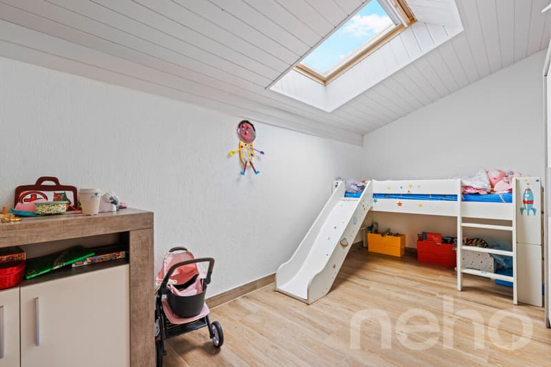 Exklusiv: Große Villa mit 3 Wohnungen und Swimmingpool (11)