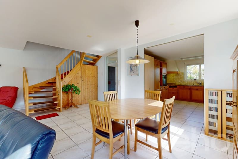 Confort, lumière et jardin privé ? superbe duplex à Morat (3)