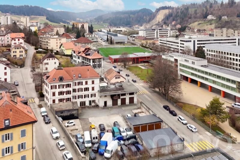 Building with excellent yield, well maintained! (12)