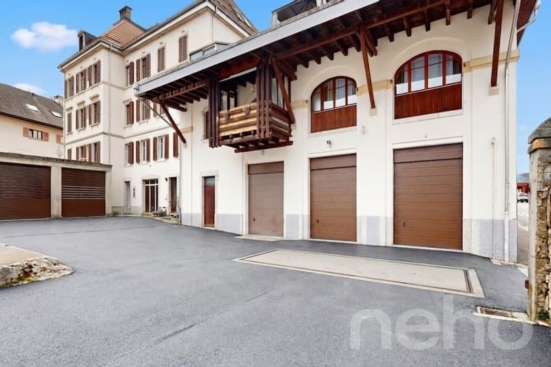 Building with excellent yield, well maintained! (2)