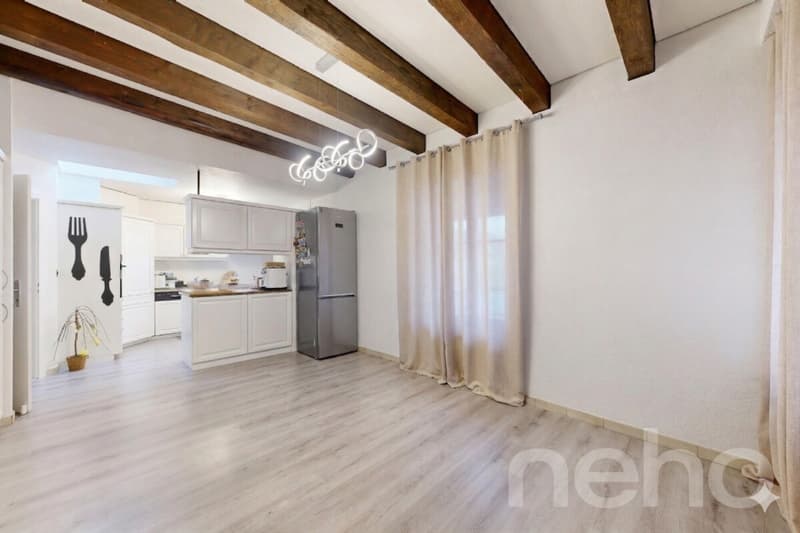 Building with excellent yield, well maintained! (10)