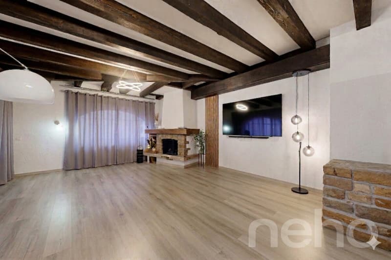 Building with excellent yield, well maintained! (7)