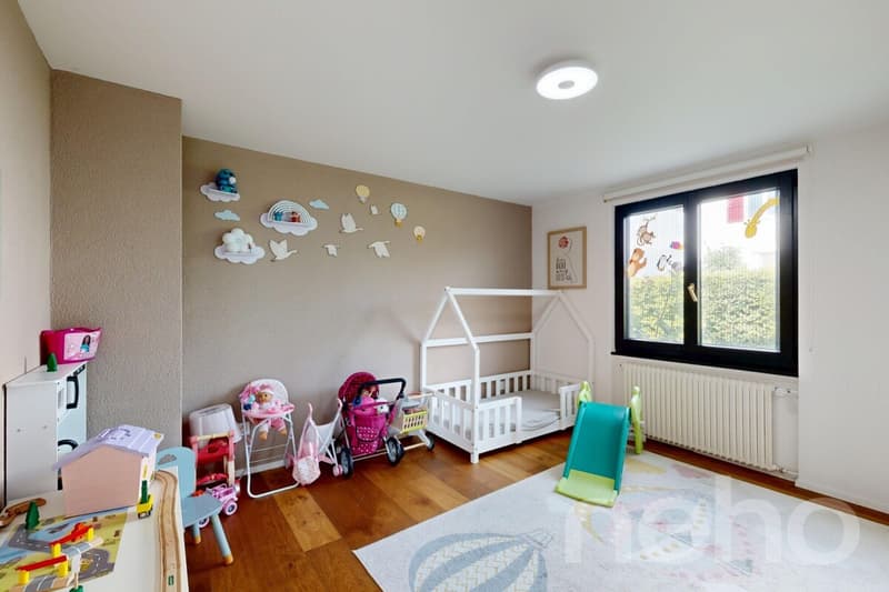 Maison unifamiliale modernisée avec cuisine design et jardin d'hiver (10)
