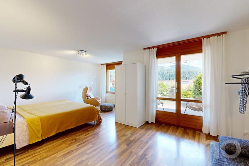 Lots of space for the family with unobstructable views (7)