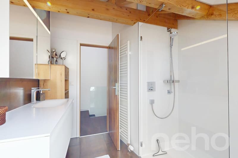 Lots of space for the family with unobstructable views (8)