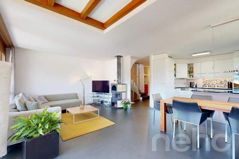 Lots of space for the family with unobstructable views (3)