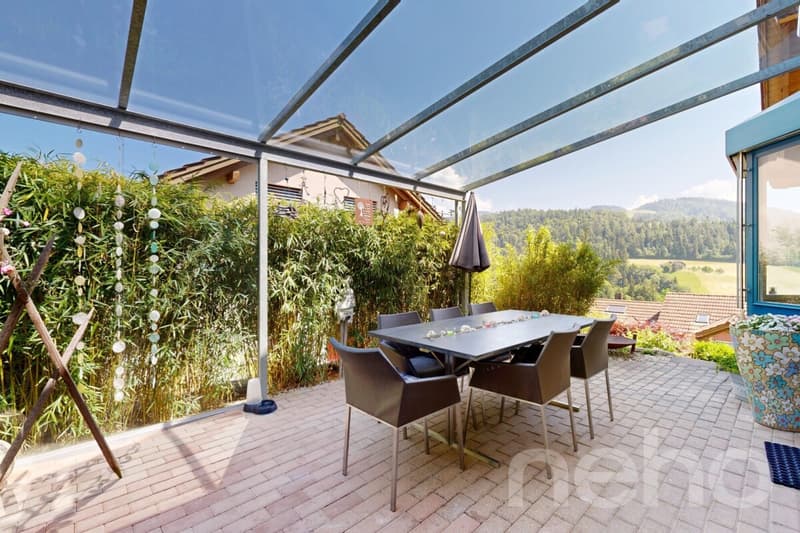 Lots of space for the family with unobstructable views (10)