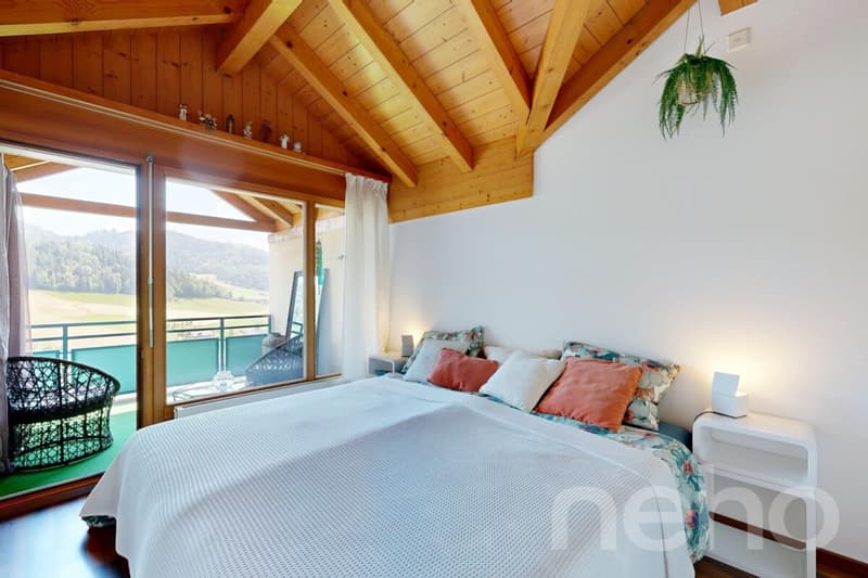 Lots of space for the family with unobstructable views (5)