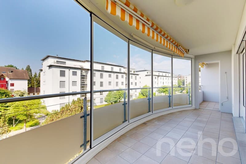 Appartement rénové récemment dans le centre-ville (2)