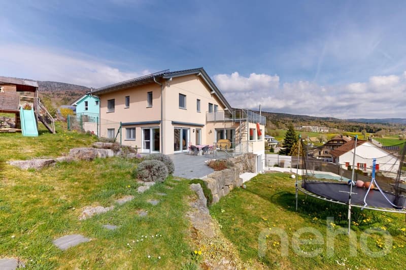 Maison passive avec studio, piscine et vue dégagée (1)