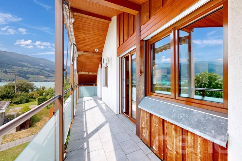 Appartement mansardé charmant avec vue sur le lac et deux balcons (5)