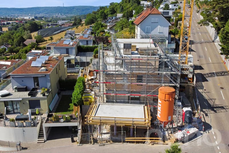 Casa a schiera con attico, giardino e vista panoramica (11)