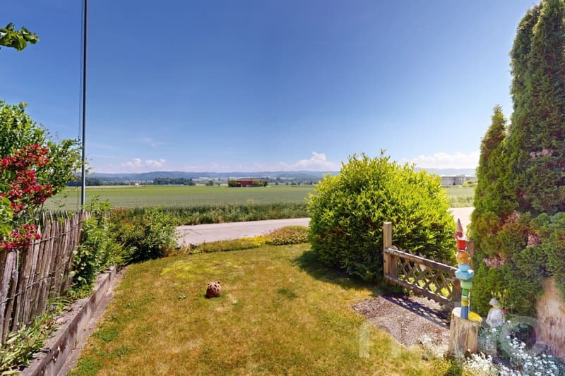 Semi-detached house in Jegenstorf: 4.5 rooms on 3 floors (2)