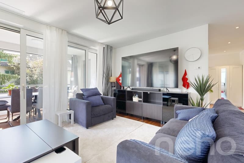 Neuwertige 3.5-Zimmer-Wohnung mit Balkon und Top-Ausstattung (3)
