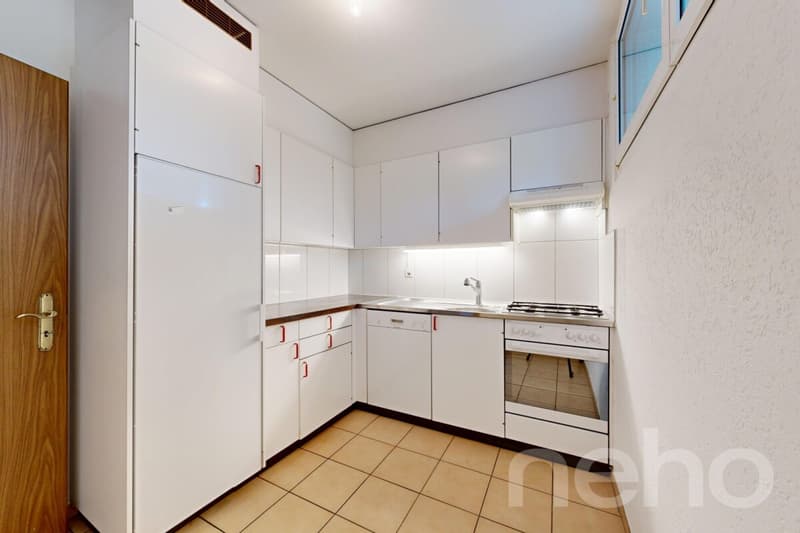 Praktische 4-Zimmerwohnung mit grossem Balkon im Längi-Quartier (4)