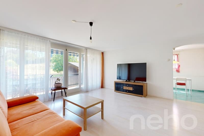 Appartement maisonnette attractif dans une maison de trois parties bien entretenue (1)
