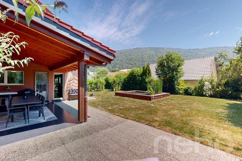 Splendida Villa di Lusso con Giardino, Jacuzzi e Laghetto Privato (10)