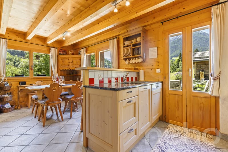 Chalet authentique + dépendance de charme (11)