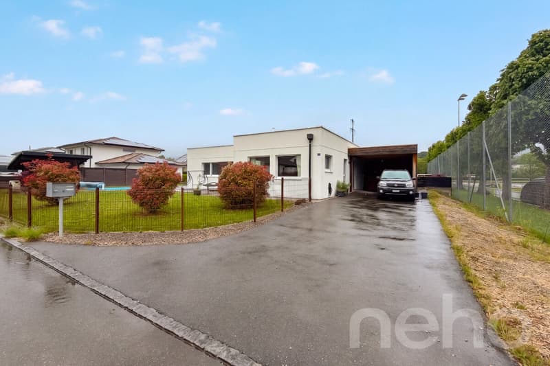 Bungalow mit Pool an ruhiger Lage im Jura (10)