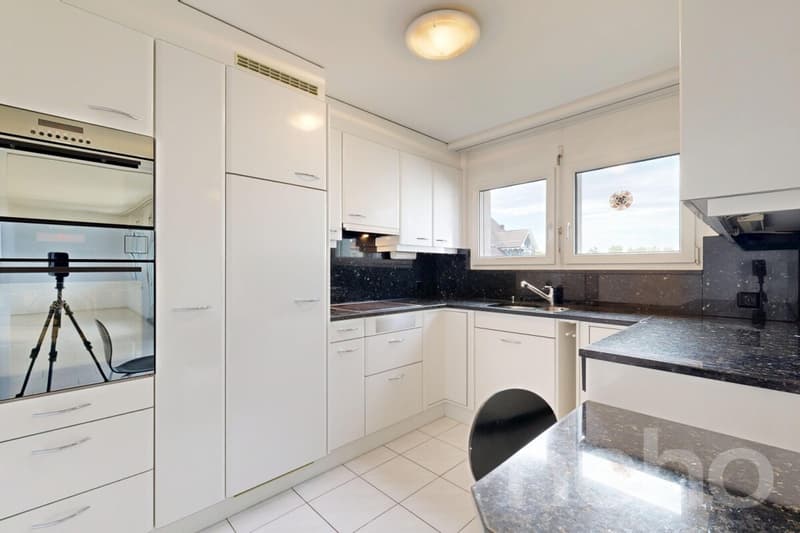 Appartement lumineux 4.5 pièces avec balcon sud à Volketswil (4)