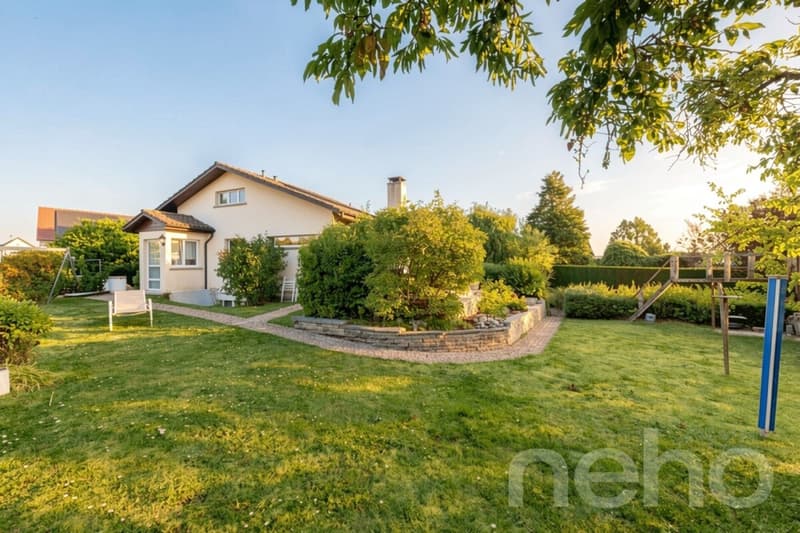 Bright Family House with Garden and Potential for a Studio (1)