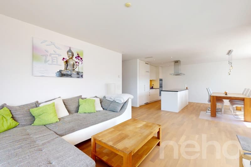 Gepflegte 4.5-Zimmer WHG mit grosszügigem Balkon und zwei TG-Plätzen (3)
