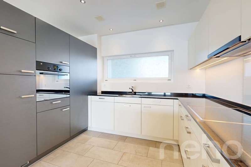 Moderne 3.5-Zi.-Wohnung mit grossem Balkon und Option für 2 Parkplätze (7)