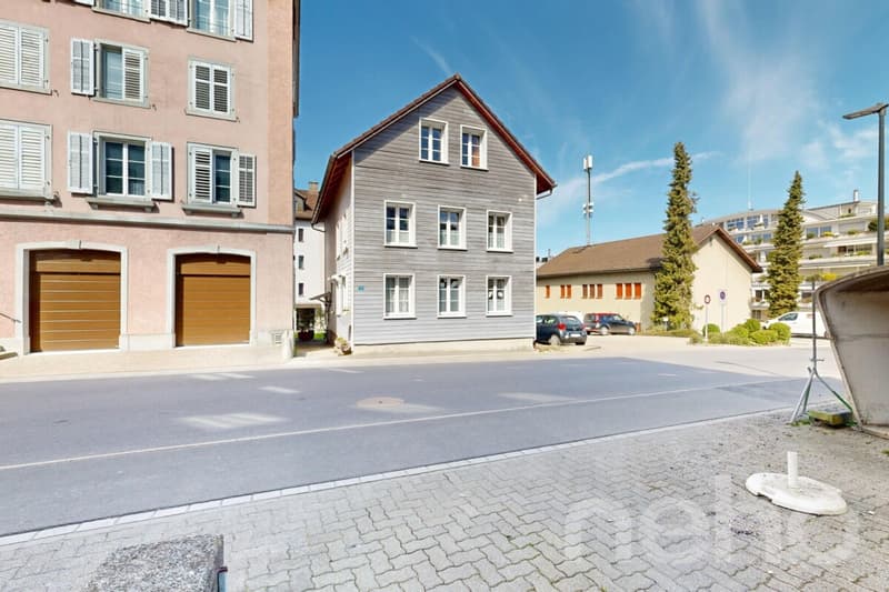 Spezielles Objekt im Zentrum (3)