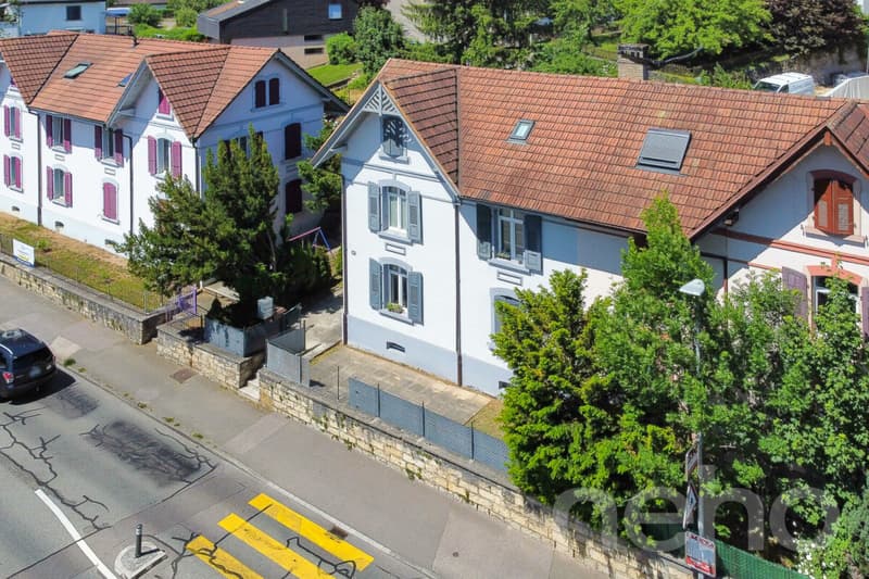 Mietshaus mit 2 Wohnungen und separaten Eingängen (2)