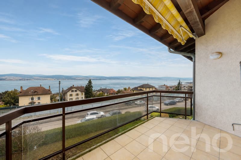 St Blaise: Top floor with lake view, mezzanine and beautiful volumes (12)