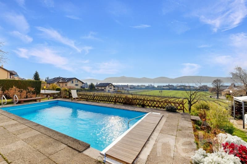 Appartement avec jardin privatif et piscine en copropriété (2)