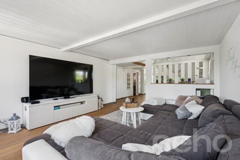 Einzigartiges Familienhaus mit Wellness und Weitsicht (2)