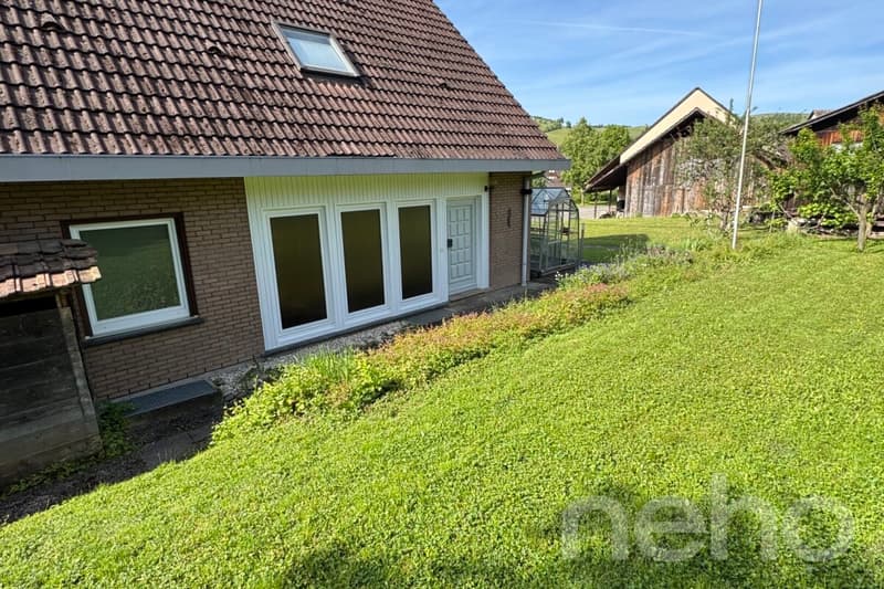Charmantes Haus mit grossem Grundstück und viel Potenzial (12)