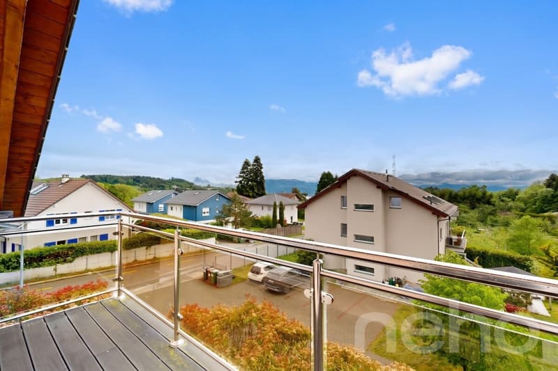 Attique contemporain traversant avec grand balcon et vue dégagée (3)