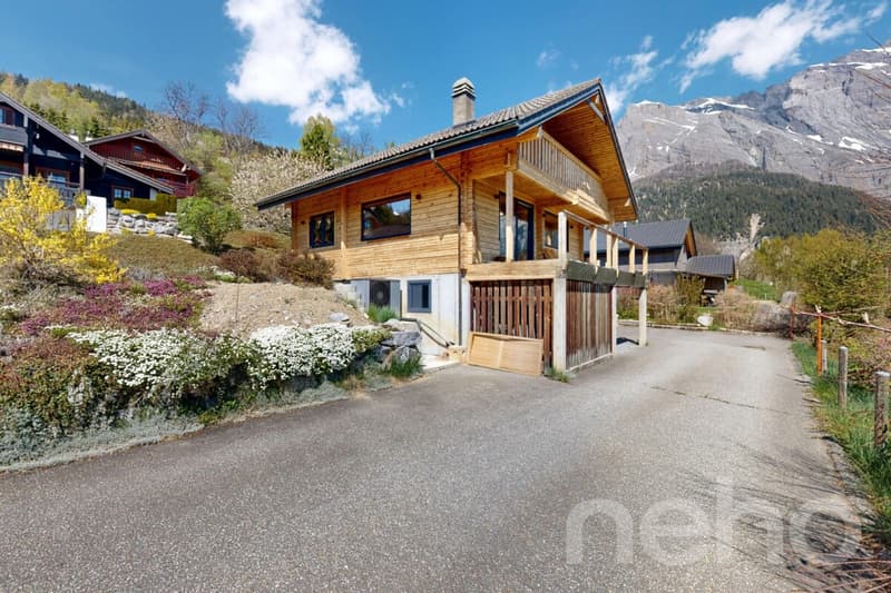 Exclusif: Magnifique chalet rénové et meublé avec soins (2)