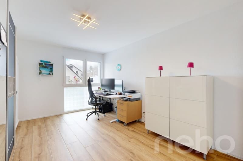 Wohnen mit Aussicht - stilvolle Terrassenwohnung in Plasselb (8)