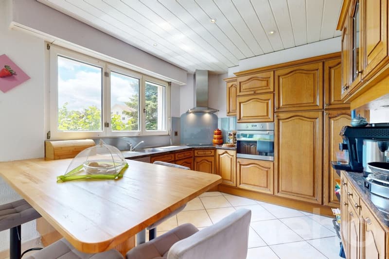 Agréable maison individuelle avec PAC et panneaux photovoltaïques (5)